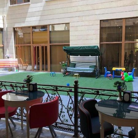 Hotel California Boutique Yerevan Bagian luar foto