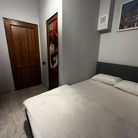 Hotel California Boutique Yerevan Bagian luar foto