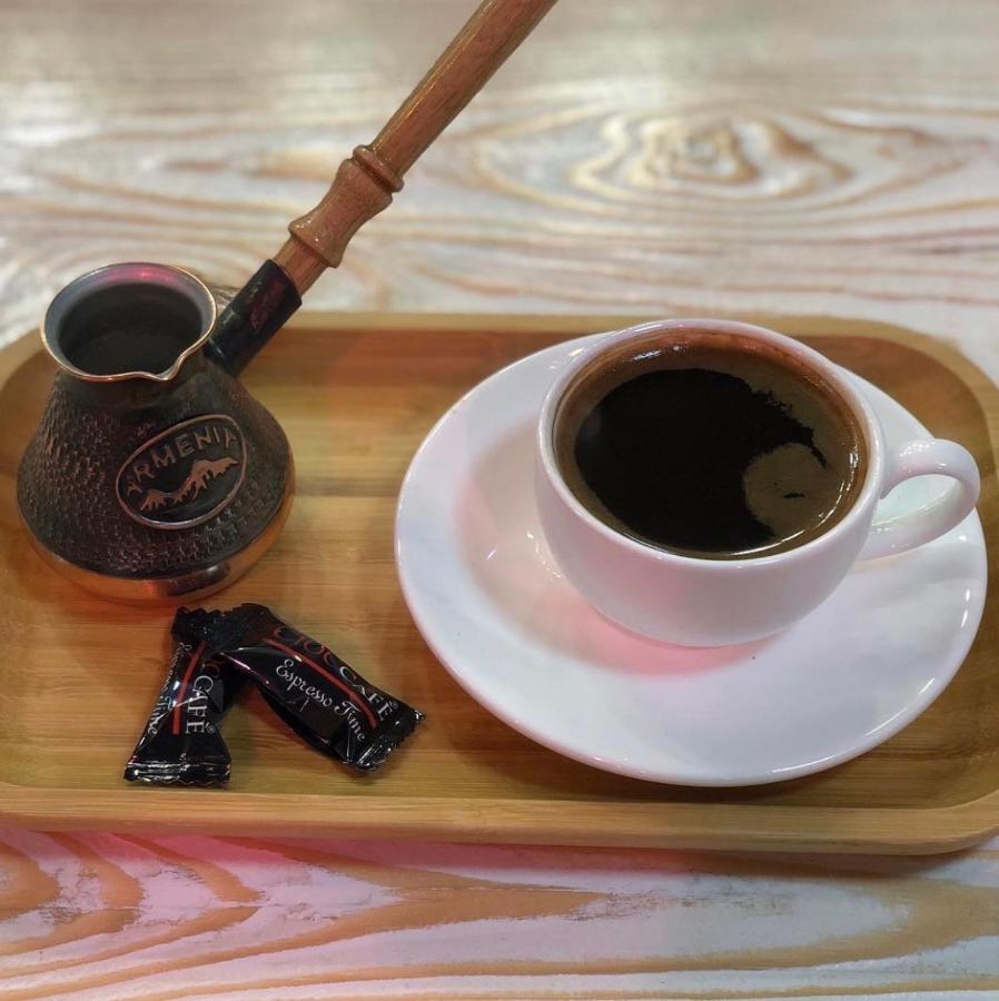 Hotel California Boutique Yerevan Bagian luar foto