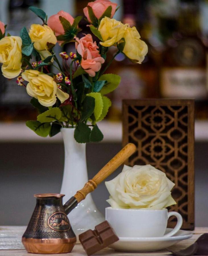 Hotel California Boutique Yerevan Bagian luar foto