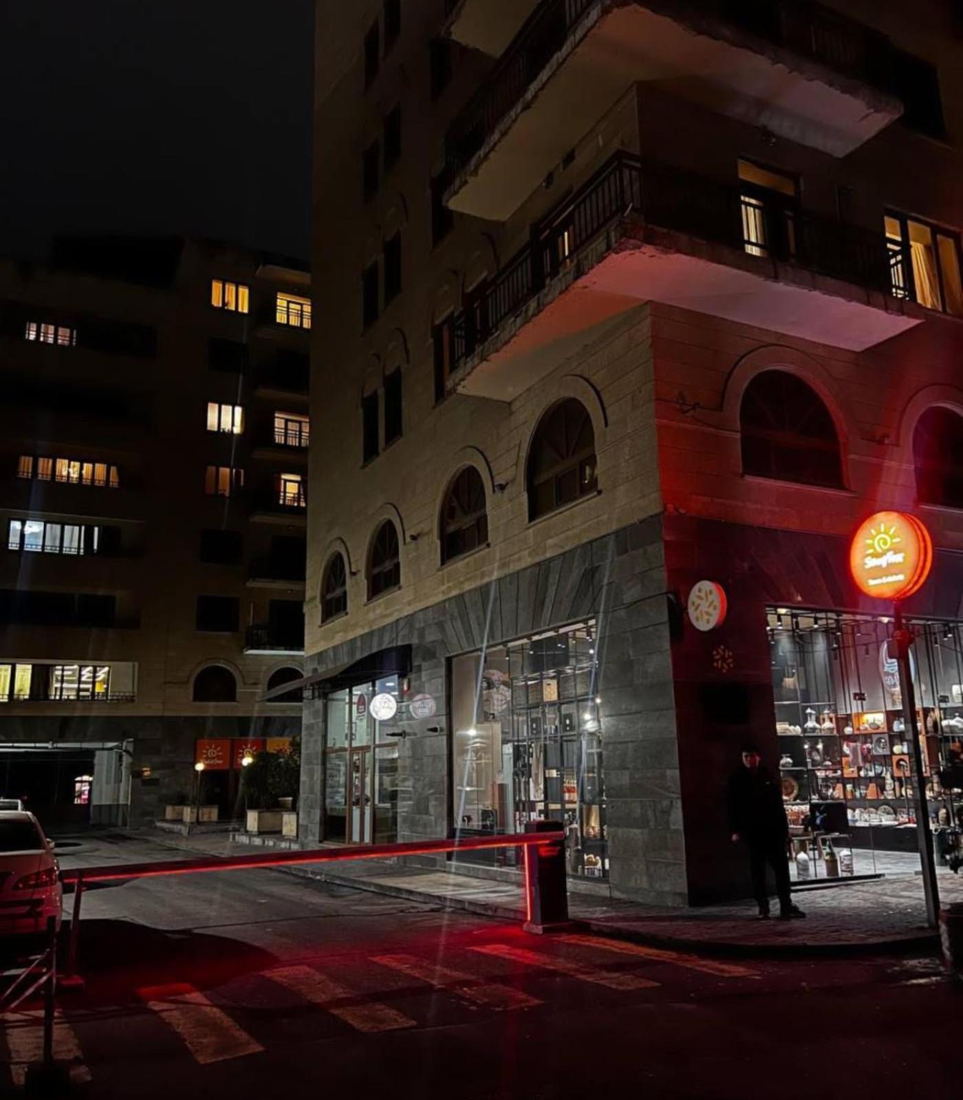 Hotel California Boutique Yerevan Bagian luar foto