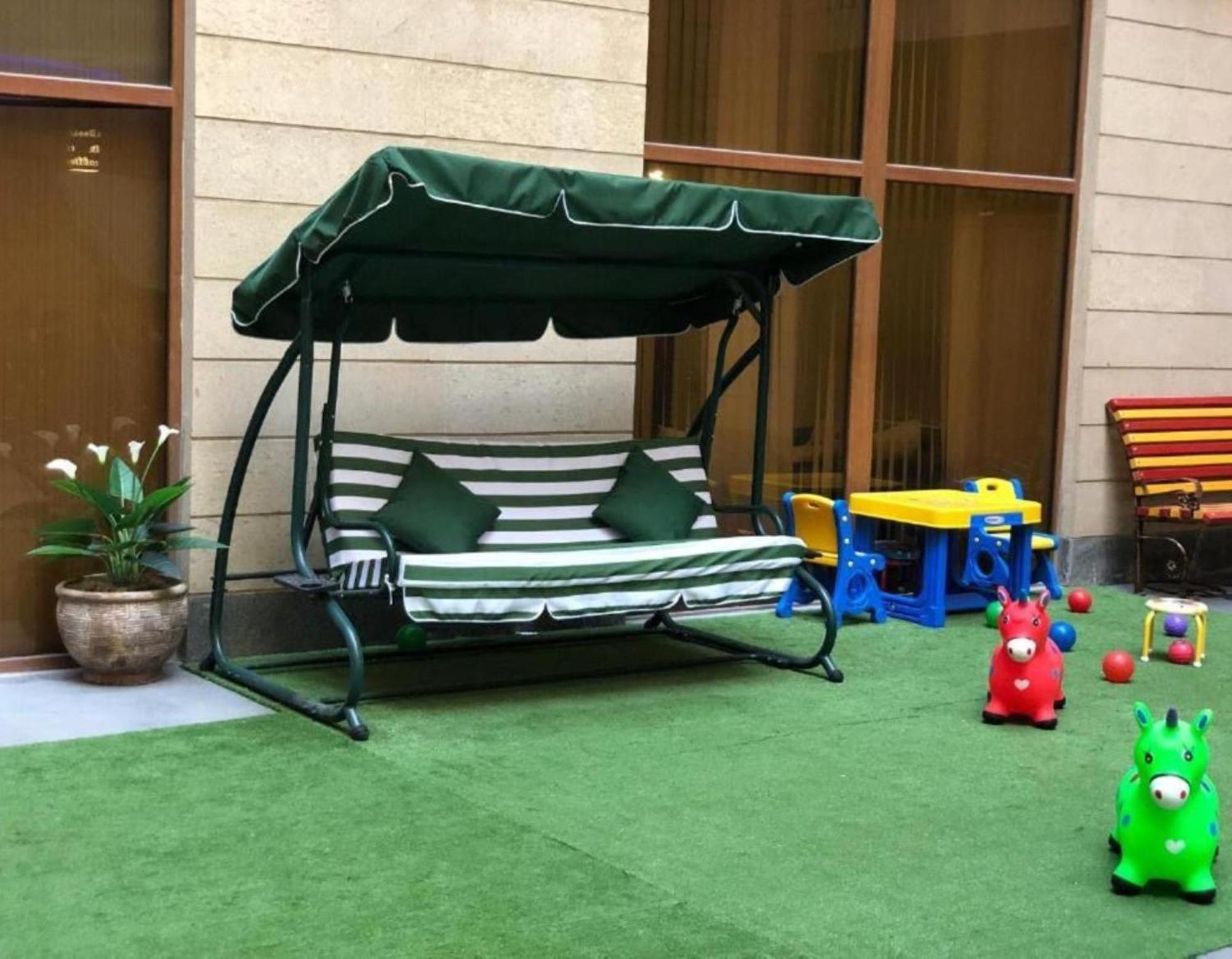 Hotel California Boutique Yerevan Bagian luar foto