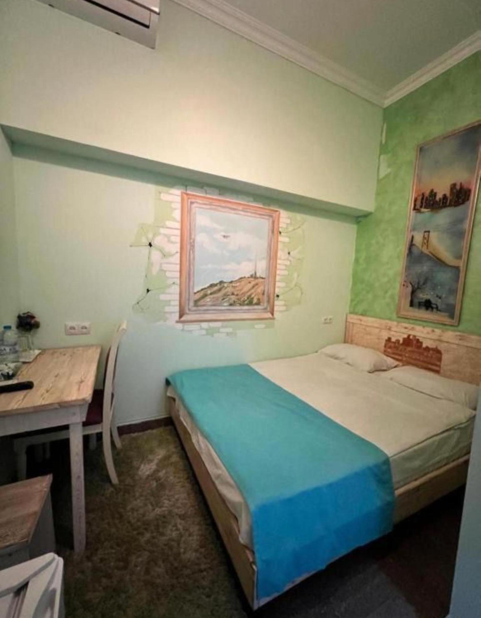 Hotel California Boutique Yerevan Bagian luar foto