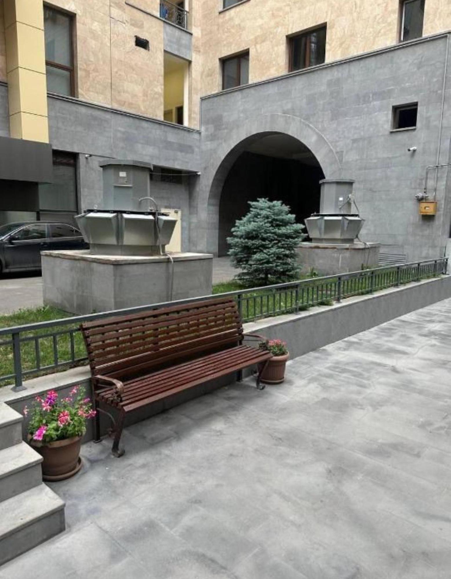 Hotel California Boutique Yerevan Bagian luar foto